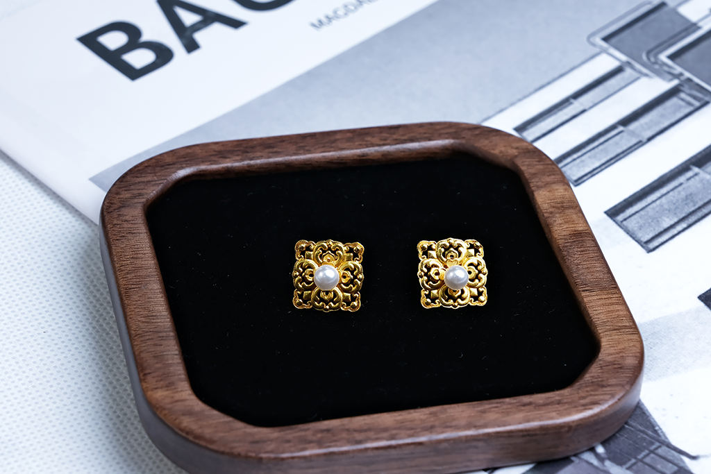 Hollowed-Out Dquare Imitation Pearl Stud Earrings