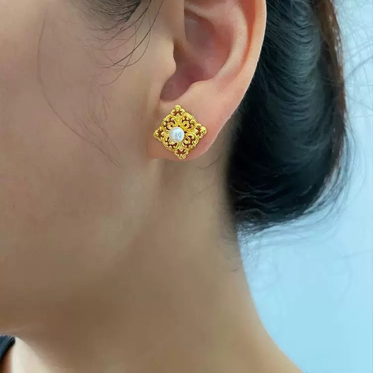 Hollowed-Out Dquare Imitation Pearl Stud Earrings