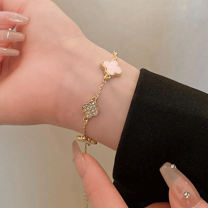 Powdered Seaweed Four-Leaf Clover Bracelet