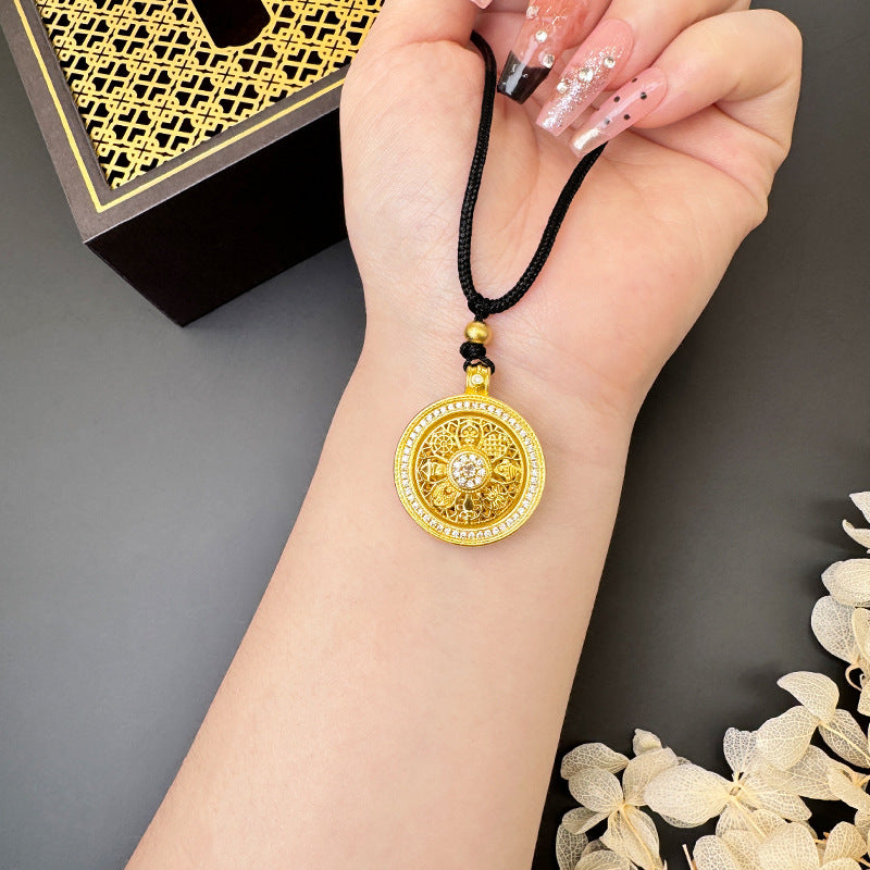 A Delicate And Exquisite Beaded Necklace